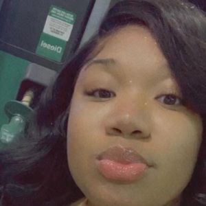 Meet your Posher, Maya